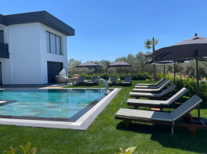 Çeşme ultra lüks havuzlu villa